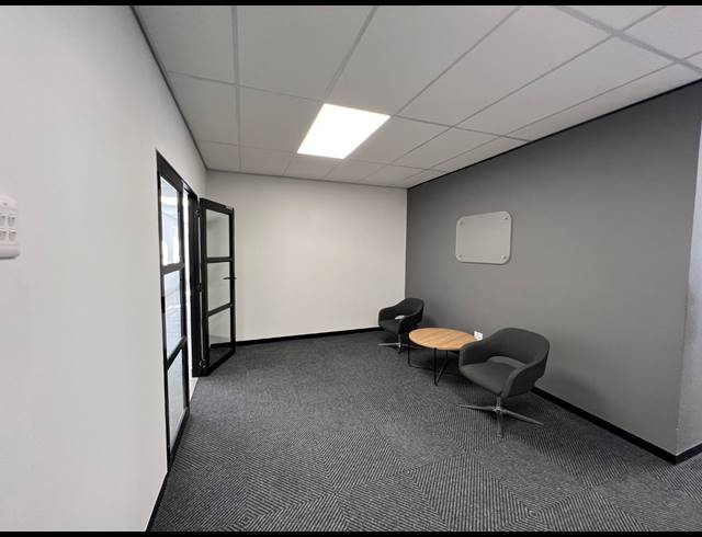138M² OFFICE TO LET IN HYDE PARK